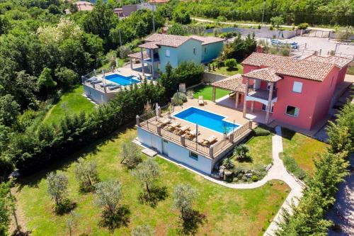 Villa Maumarin - Holiday Retreat With Panoramic View