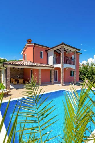 Villa Maumarin - Holiday Retreat With Panoramic View