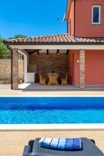 Villa Maumarin - Holiday Retreat With Panoramic View