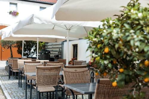 Hostal Weingut Schuh - Pension Zur Bosel