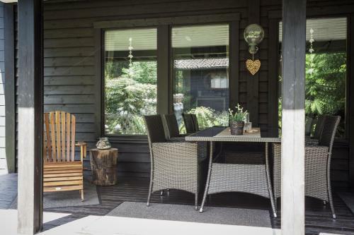 H�ttenflair Am See Mit Kamin