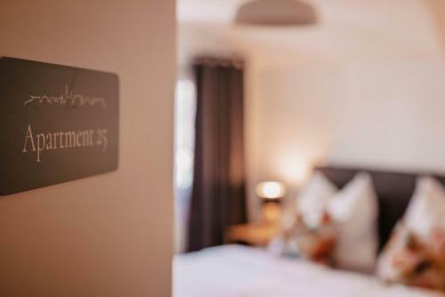 Apartment 25