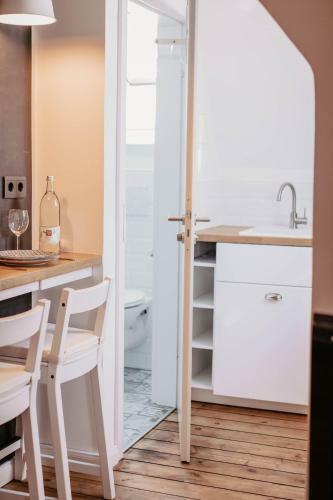 Apartment 25