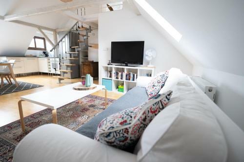 Apartment 27