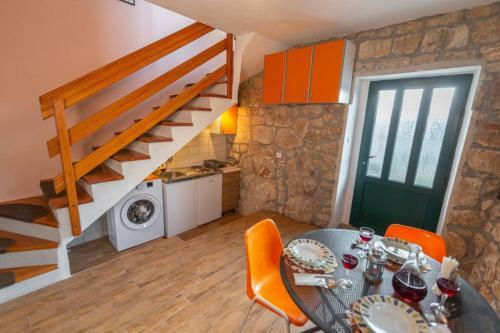 Villa Holiday Home Honey, Lovre? - Makarska
