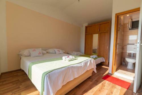Villa Holiday Home Honey, Lovre? - Makarska