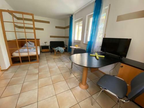 Hostal Apartmenthaus Home24