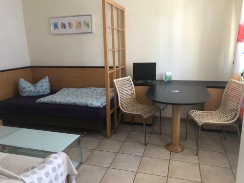 Hostal Apartmenthaus Home24