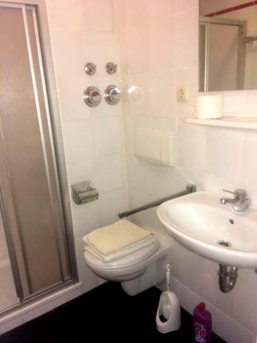 Hostal Apartmenthaus Home24