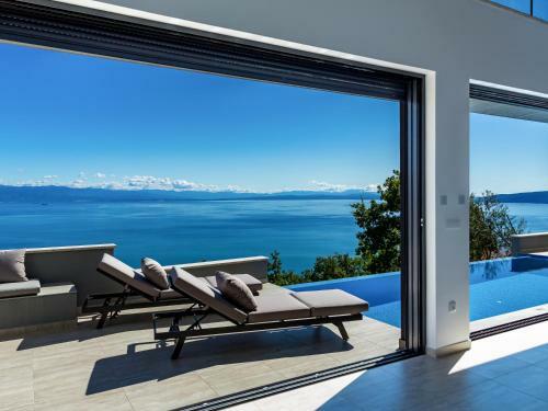 Sky Pool Villa Medveja
