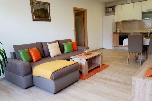 Apartments Mobine