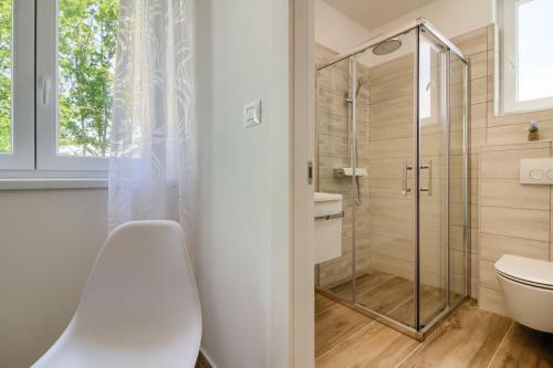 New Luxury Villa With Heated Pool