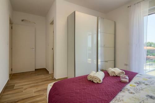 New Luxury Villa With Heated Pool