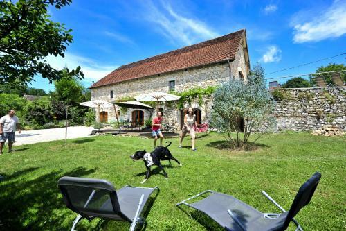 Hostal Les Roulottes Du Petit Gouffre De Padirac