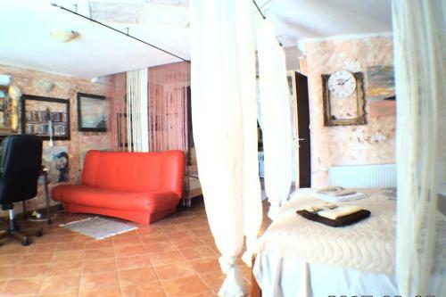 Cozy Apartment In Villa Emily