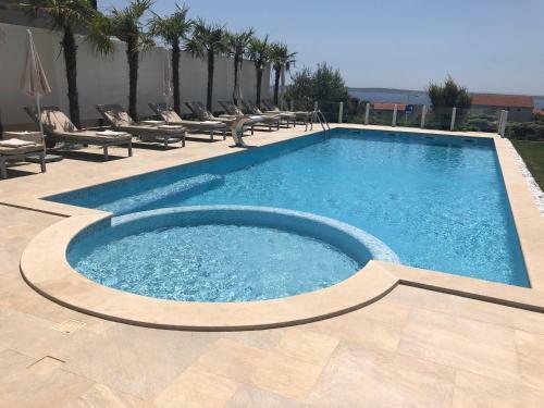 Luxury Apartments White Villa Violeta