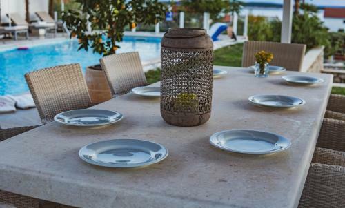 Luxury Apartments White Villa Violeta