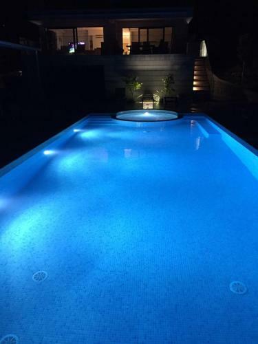 Luxury Apartments White Villa Violeta