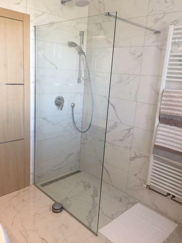 Luxury Apartments White Villa Violeta