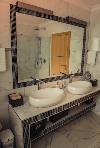 Luxury Apartments White Villa Violeta