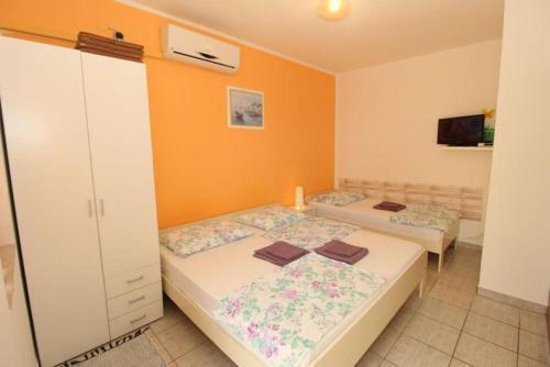 Apartments Besedi?