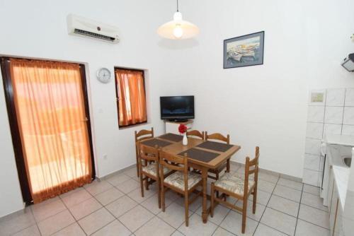 Apartments Besedi?