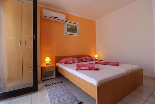 Apartments Besedi?