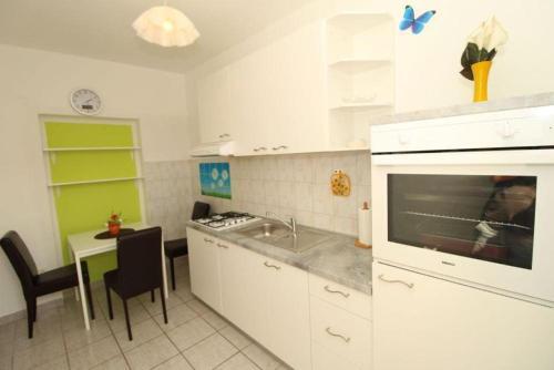 Apartments Besedi?