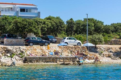 Apartments Besedi?
