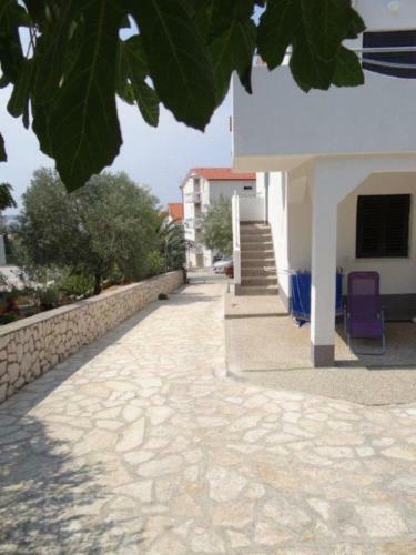 Apartments Besedi?