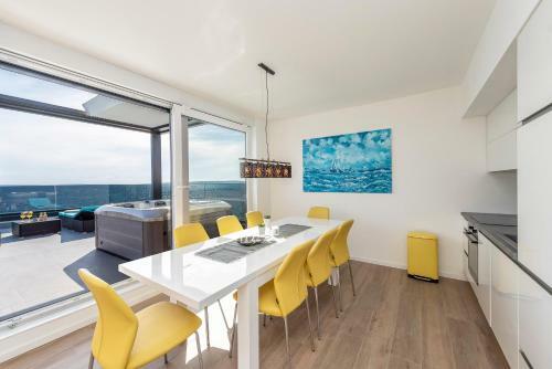 Apartamento Mediteran Luxury Penthouse With Jacuzzi