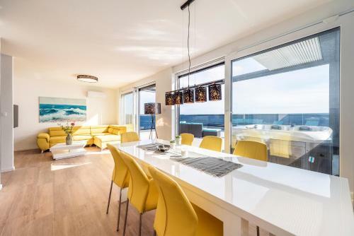 Apartamento Mediteran Luxury Penthouse With Jacuzzi