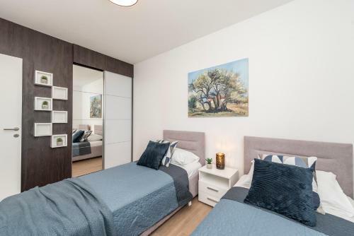 Apartamento Mediteran Luxury Penthouse With Jacuzzi