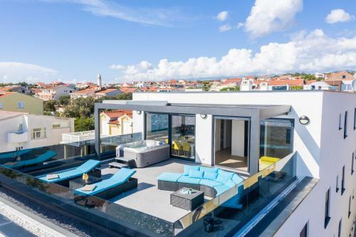 Apartamento Mediteran Luxury Penthouse With Jacuzzi