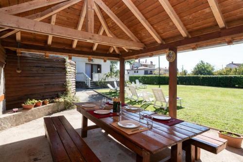 Apartman Lara
