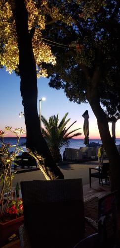 Apartmani Blazevic - 90m From Sea