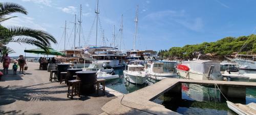 Apartmani Blazevic - 90m From Sea