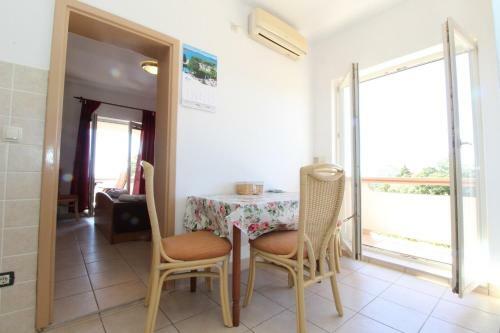 Apartments Mare-200 M From The Beach