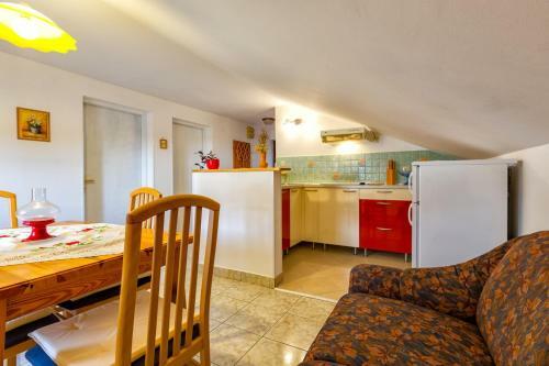 Hostal Apartments Nona, Mihola??ica