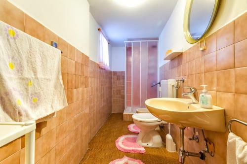Hostal Apartments Nona, Mihola??ica