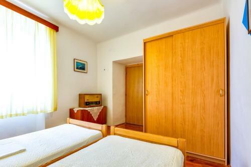 Hostal Apartments Nona, Mihola??ica