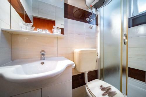 Apartments Lazari?