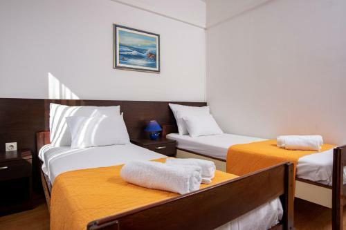 Apartments Lazari?