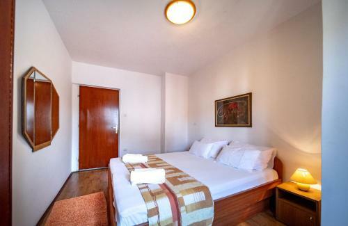 Apartments Lazari?