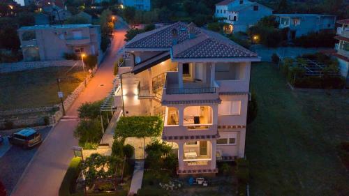 Apartments With A Parking Space Lopar, Rab - 18388
