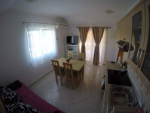 Apartment In Lopar/insel Rab 37000