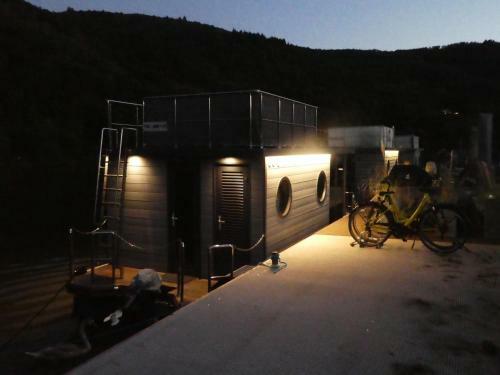 Hausboot Moselrose In P�lich