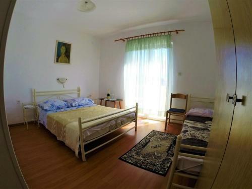 Hostal Apartments And Rooms With Parking Space Lopar, Rab - 19238