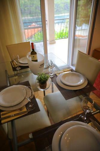 Apartments By The Sea Molat - 18433