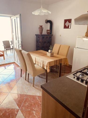 Apartment Metajna 527h